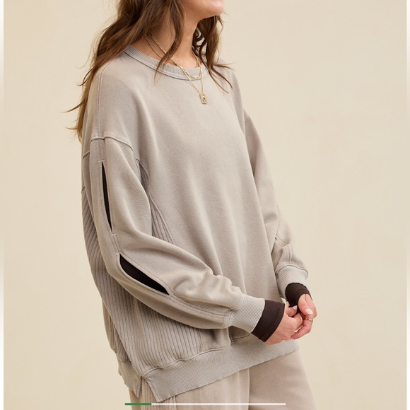 Aerie Tres Chic Keyhole Sweatshirt NWOT - Picture 3 of 15